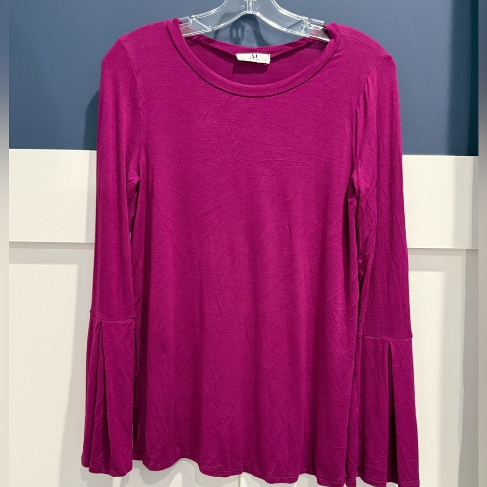 Amelia James Fuchsia Long Sleeve Top with Flared Bell Sleeves Size S Like New